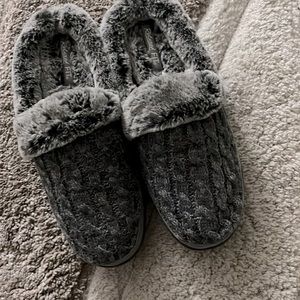 Slippers NEW Sketchers